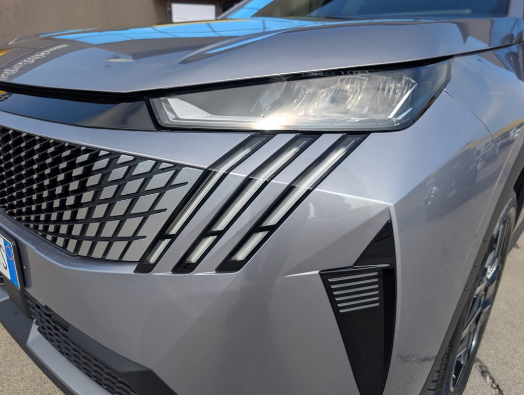 PEUGEOT 5008 Hybrid 145 e-DCS6 Allure 7 POSTI GARANZIA 03.2029 - 7