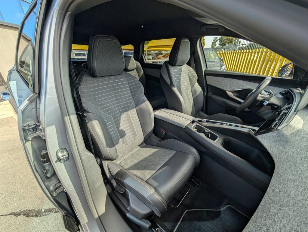 PEUGEOT 5008 Hybrid 145 e-DCS6 Allure 7 POSTI GARANZIA 03.2029 - 29