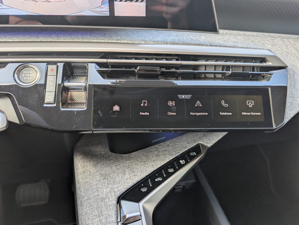 PEUGEOT 5008 Hybrid 145 e-DCS6 Allure 7 POSTI GARANZIA 03.2029 - 37