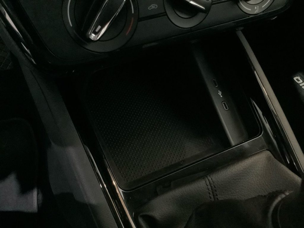 SKODA Kamiq 1.0 TSI Selection - 24