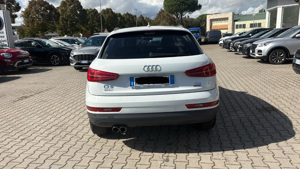 AUDI Q3 2.0 TDI 150 CV quattro S tronic Design - 4