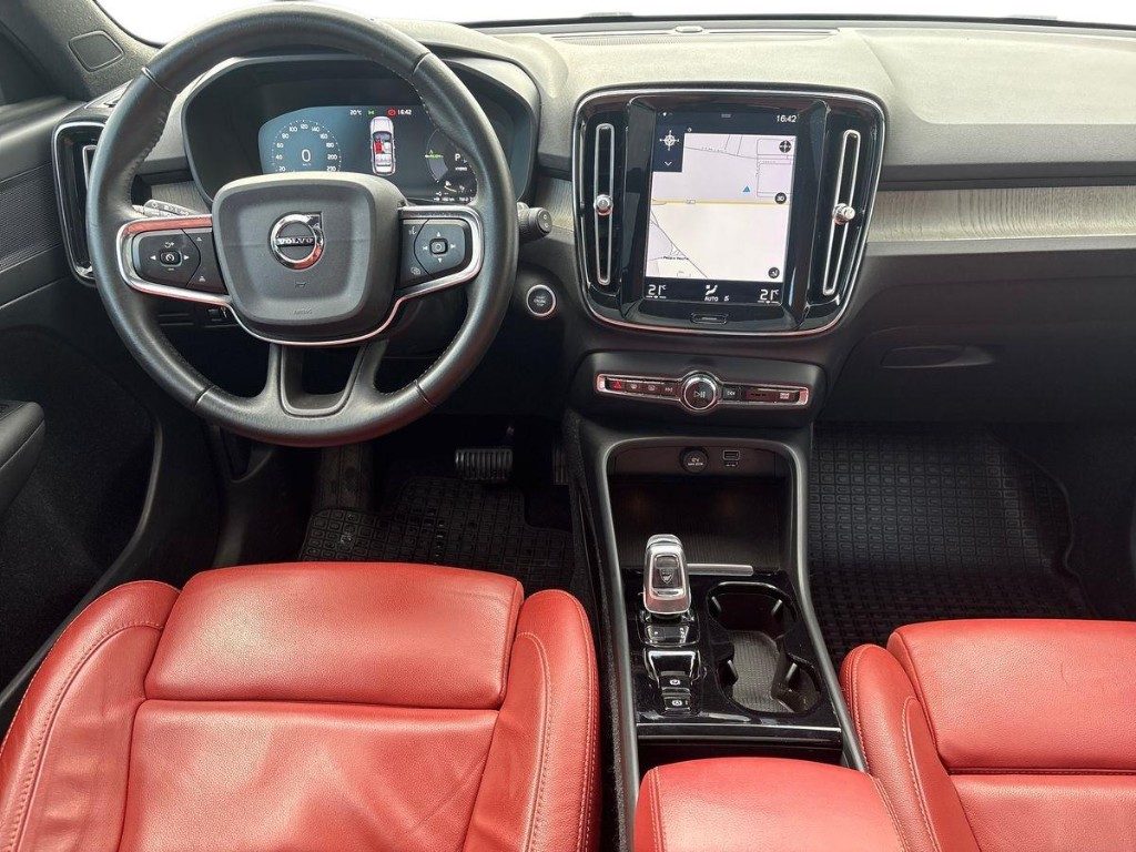 VOLVO XC40 T5 Recharge Plug-in Hybrid Inscription + Tetto Apr - 8