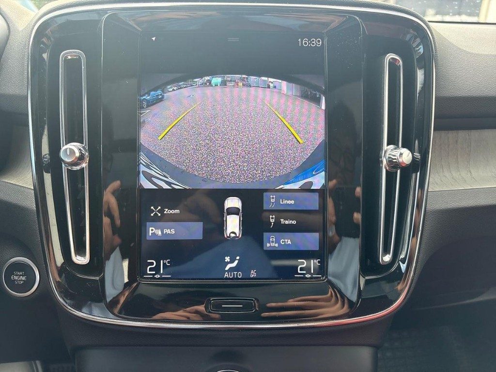 VOLVO XC40 T5 Recharge Plug-in Hybrid Inscription + Tetto Apr - 11