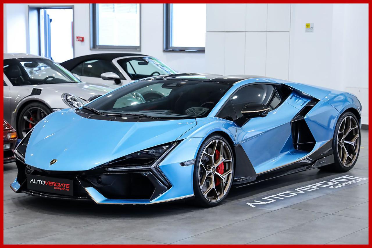 LAMBORGHINI Revuelto