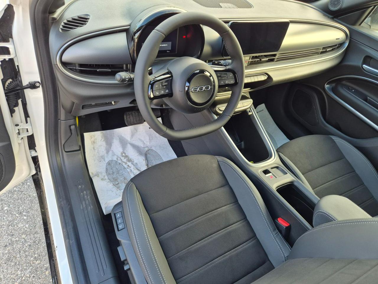 FIAT 600 1.2 hybrid Sport 145cv auto - 10