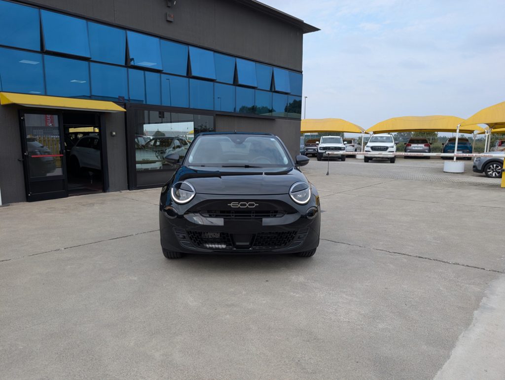 FIAT 600 Hybrid 110 CV DCT MHEV **KM0** - 2