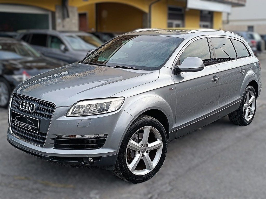 AUDI Q7 3.0 V6 TDI 240Cv *7POSTI* quattro Tiptronic S-LINE