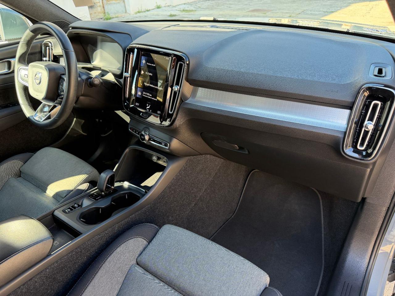 VOLVO XC40 T4 Recharge Plug-in Hybrid automatico Core - 18