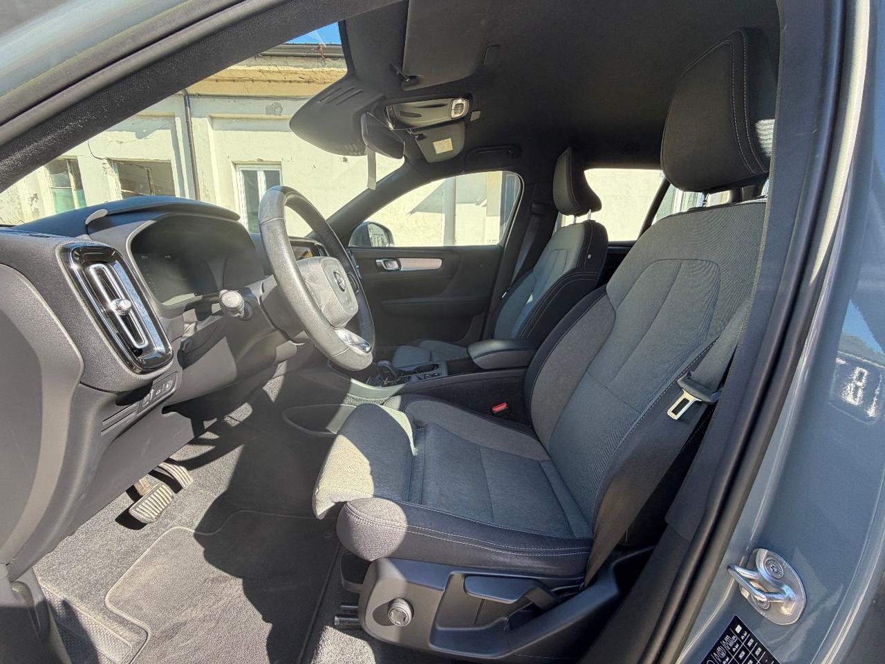 VOLVO XC40 T4 Recharge Plug-in Hybrid automatico Core - 9