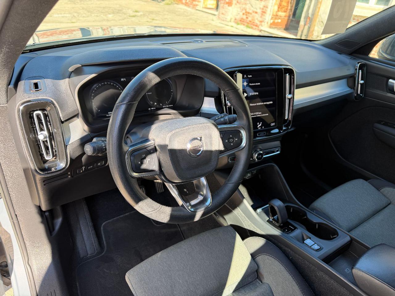 VOLVO XC40 T4 Recharge Plug-in Hybrid automatico Core - 11