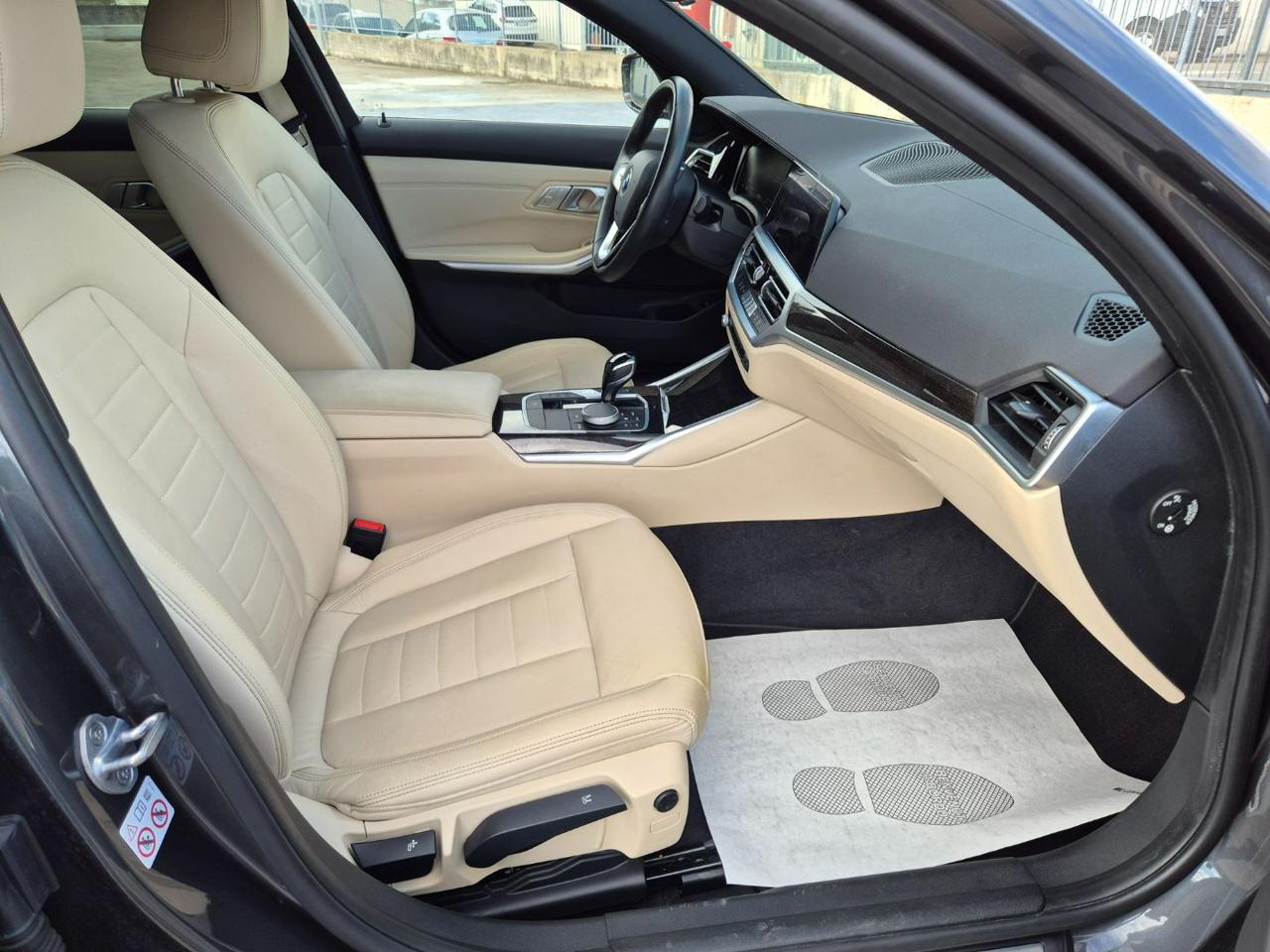 BMW 318 d Touring Luxury Aut. - 14