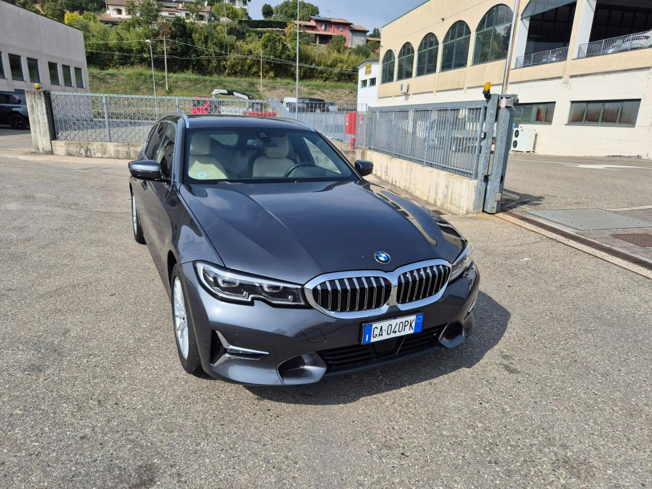 BMW 318 d Touring Luxury Aut. - 4