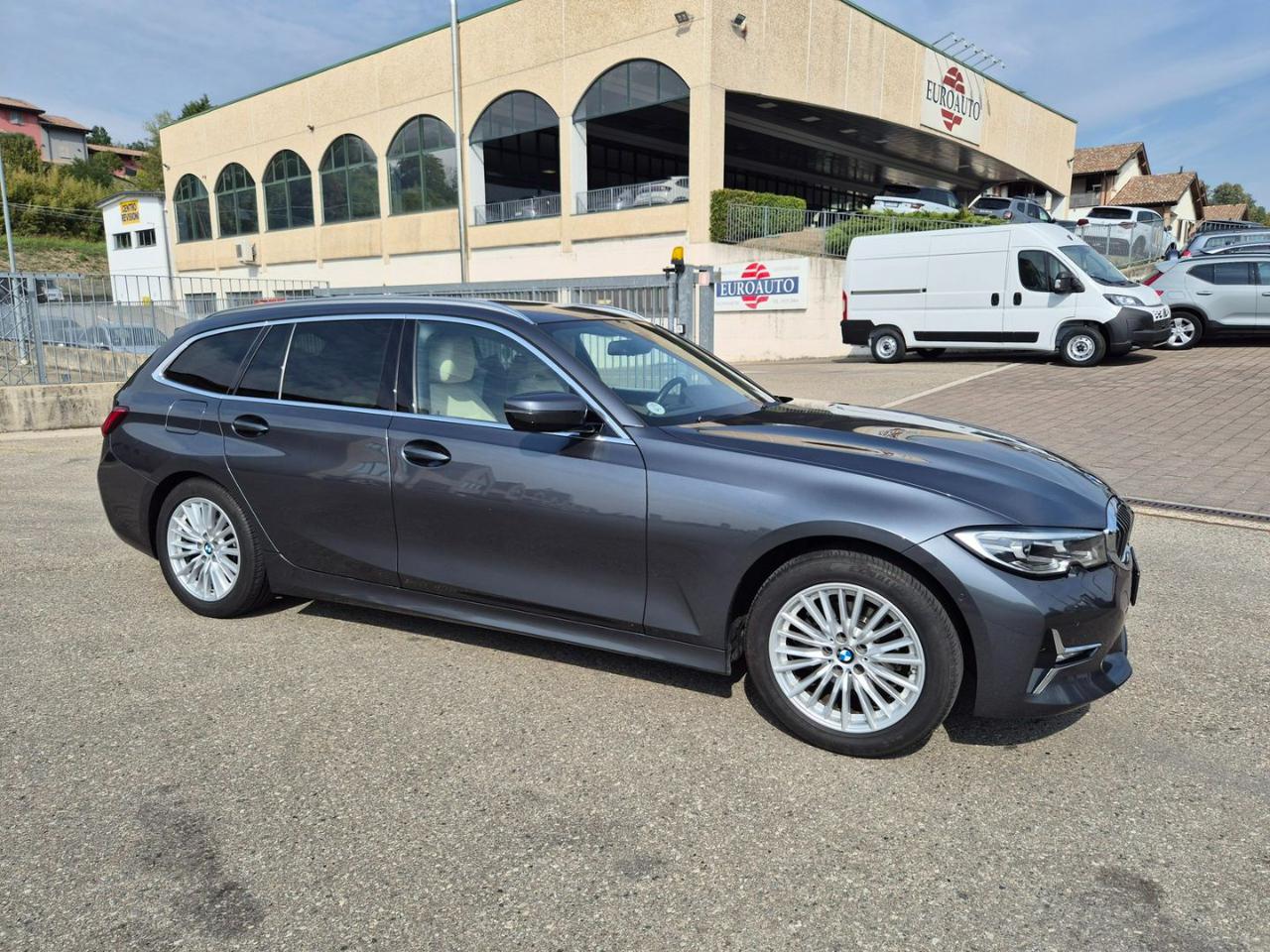 BMW 318 d Touring Luxury Aut. - 6