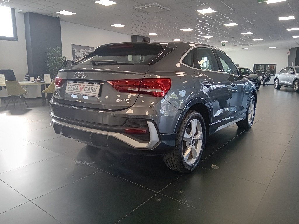 Clicca per ingrandire Q3 - SPB 35 TDI S tronic S line edition PELLE NERA