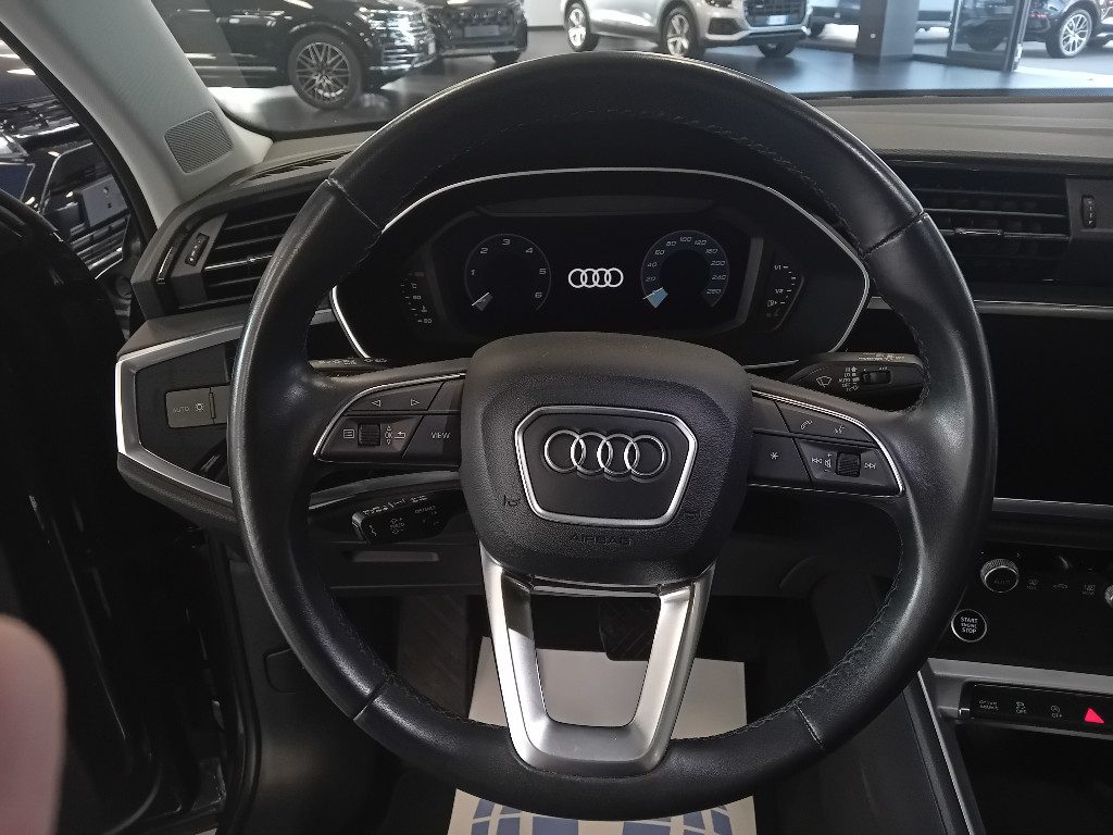 Clicca per ingrandire Q3 - SPB 35 TDI S tronic S line edition PELLE NERA