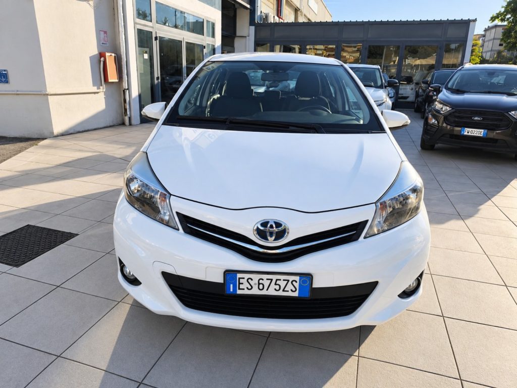 TOYOTA Yaris 1.0 5 Porte Lounge Retrocamera Neo Patentati - 2