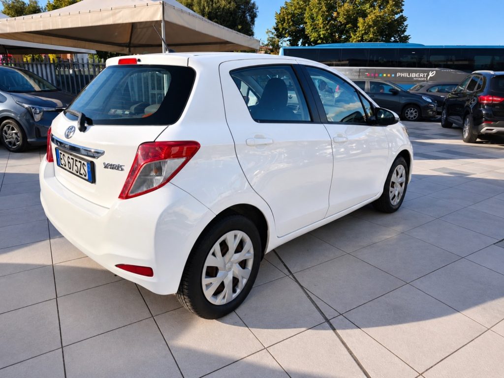 TOYOTA Yaris 1.0 5 Porte Lounge Retrocamera Neo Patentati - 5