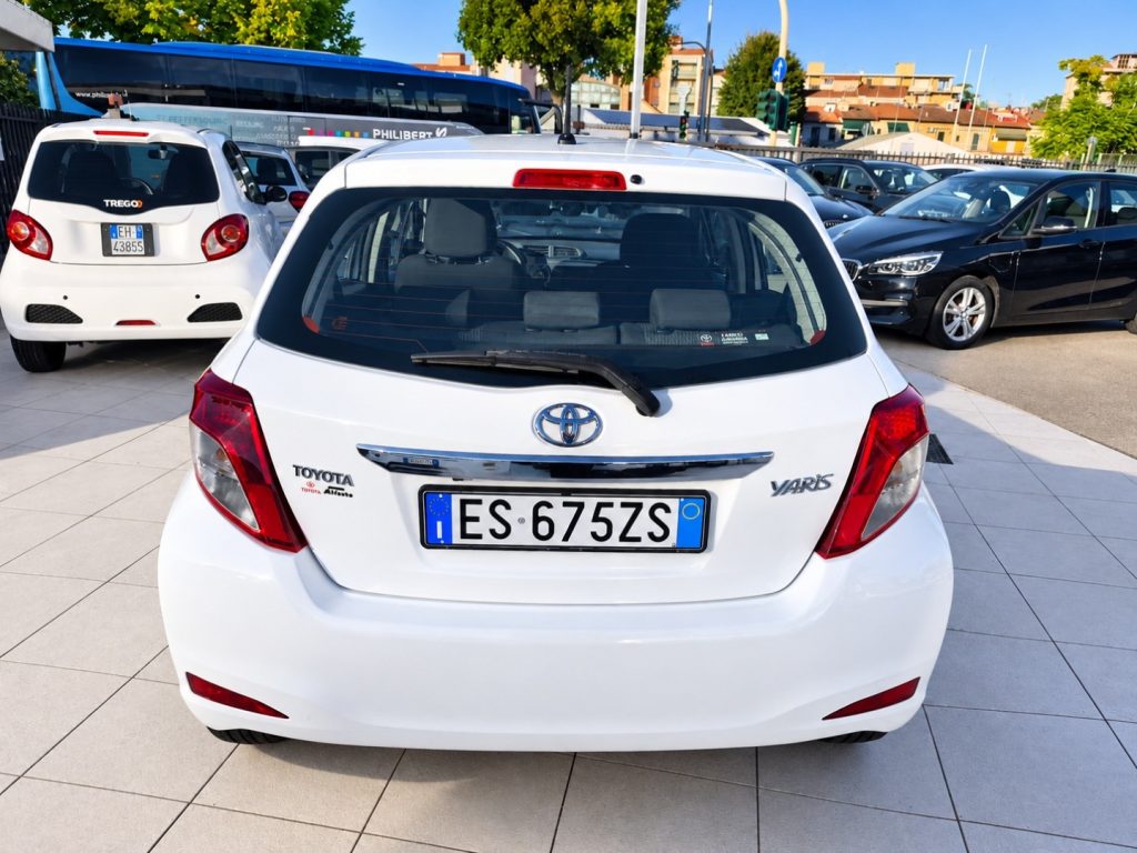 TOYOTA Yaris 1.0 5 Porte Lounge Retrocamera Neo Patentati - 6