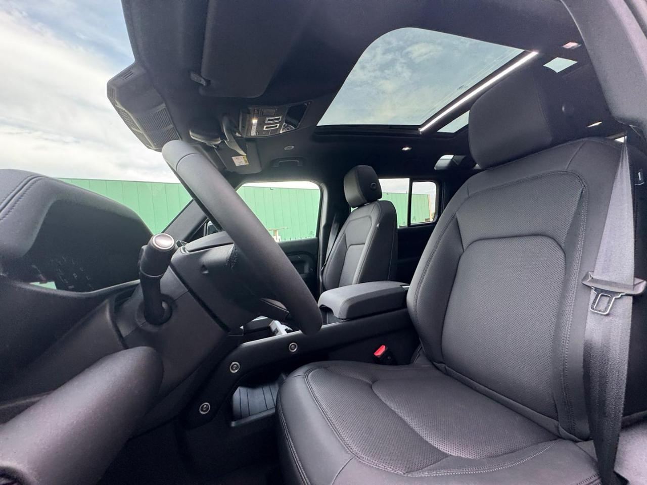 LAND ROVER Defender 110 P300 E HYBRID AWD Auto X-Dynamic SE - 8
