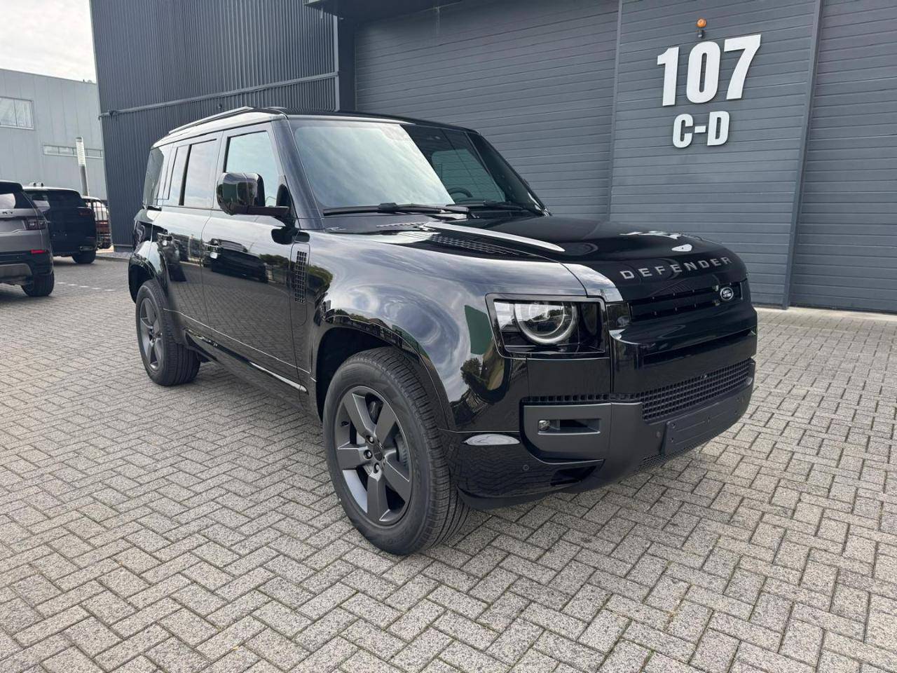 LAND ROVER Defender 110 P300 E HYBRID AWD Auto X-Dynamic SE - 3
