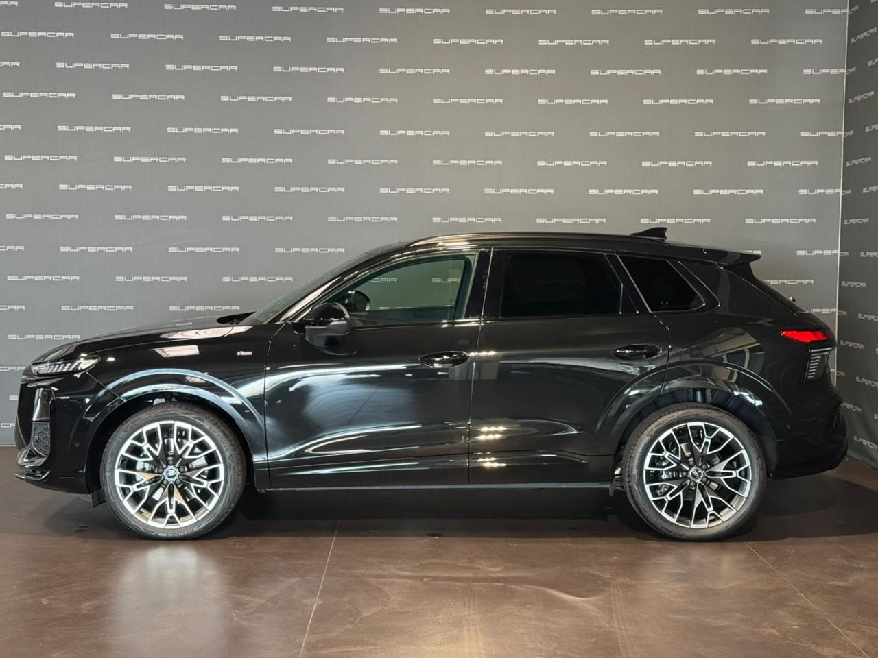 AUDI Q3 TDI 110 kW S tronic S Line edition Black Line - 5
