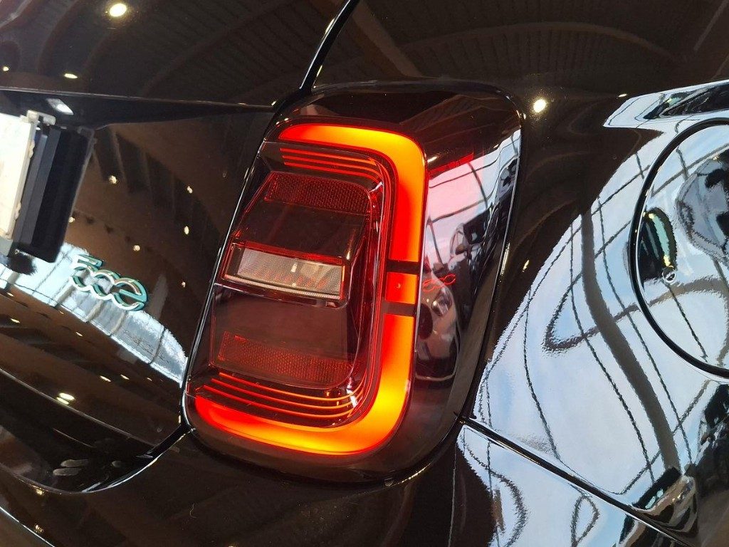 FIAT 500e Berlina 42 kWh Icon - 6