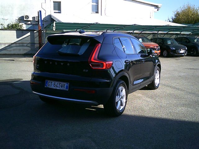 VOLVO XC40 B3 automatico Essential