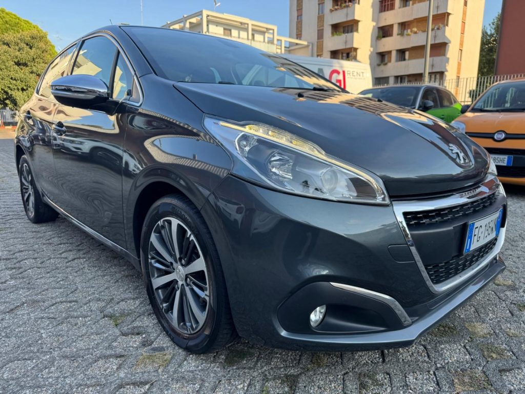 PEUGEOT 208 1.2 PureTech 82 5p. GPL Allure - 2