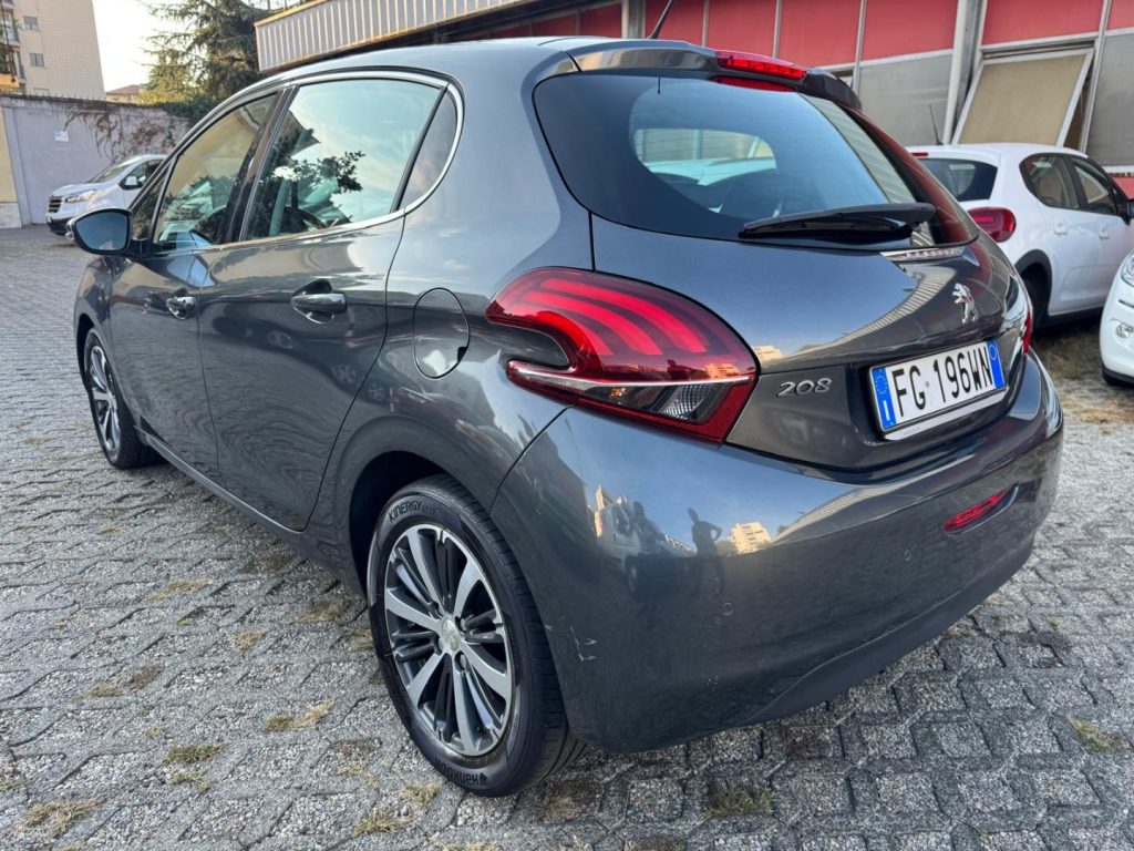 PEUGEOT 208 1.2 PureTech 82 5p. GPL Allure - 4