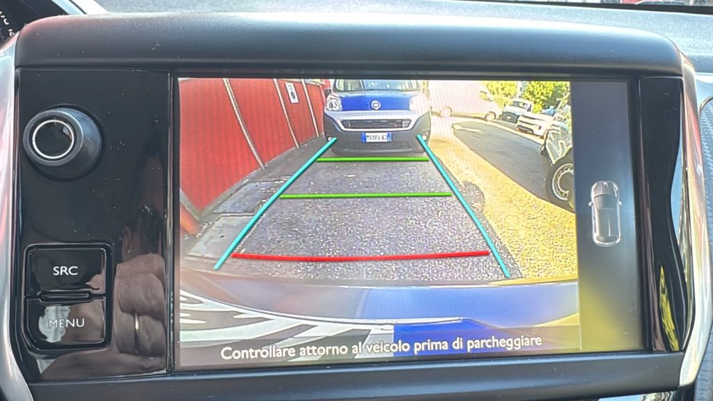 PEUGEOT 208 1.2 PureTech 82 5p. GPL Allure - 8