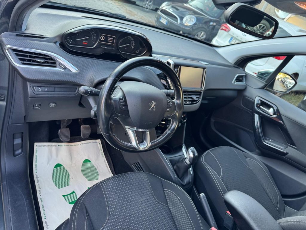 PEUGEOT 208 1.2 PureTech 82 5p. GPL Allure - 11