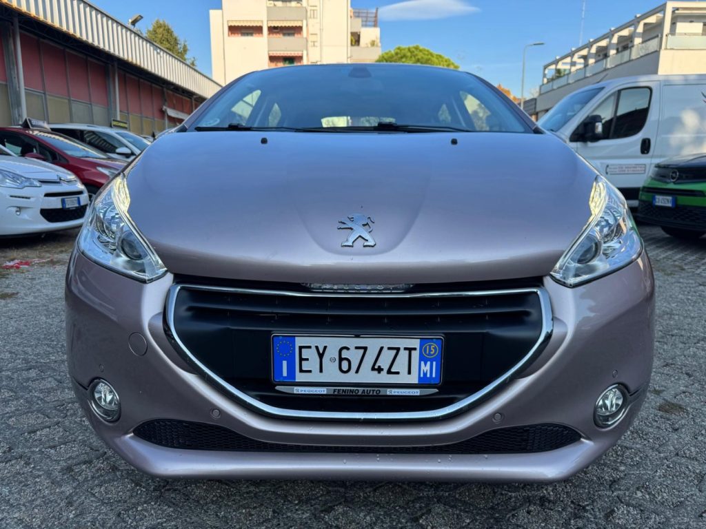 PEUGEOT 208 1° serie PureTech 82 5 porte Allure - 2