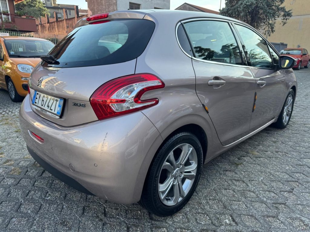 PEUGEOT 208 1° serie PureTech 82 5 porte Allure - 5
