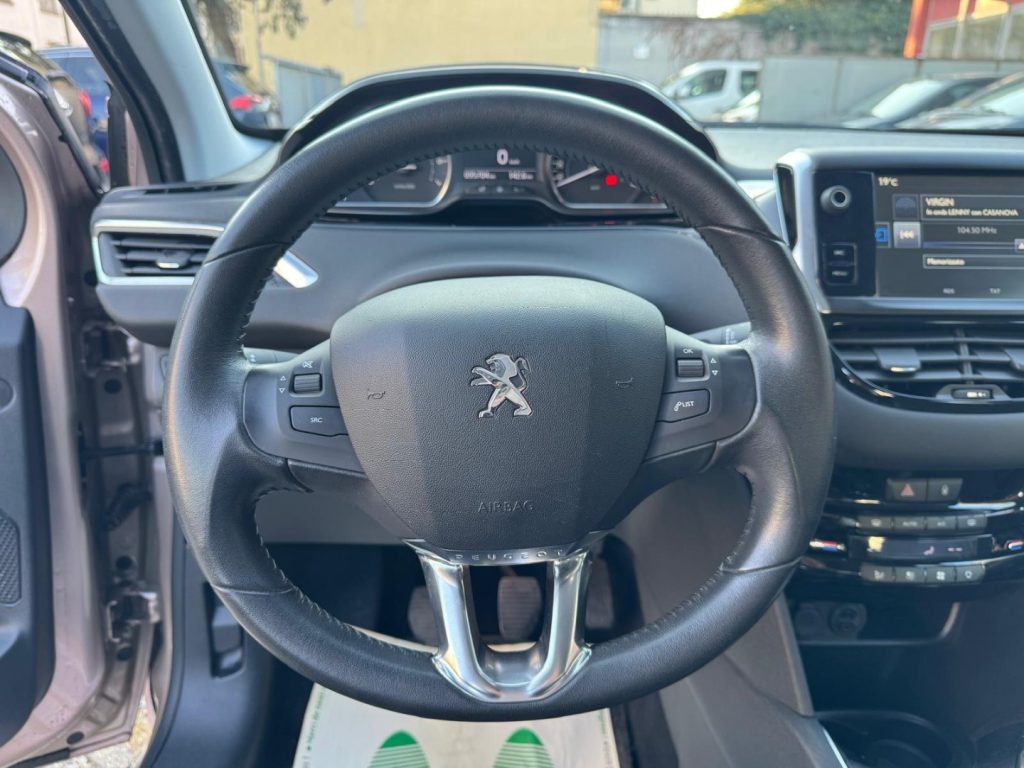 PEUGEOT 208 1° serie PureTech 82 5 porte Allure - 9