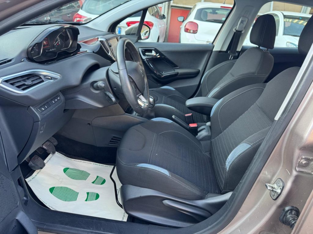 PEUGEOT 208 1° serie PureTech 82 5 porte Allure - 13
