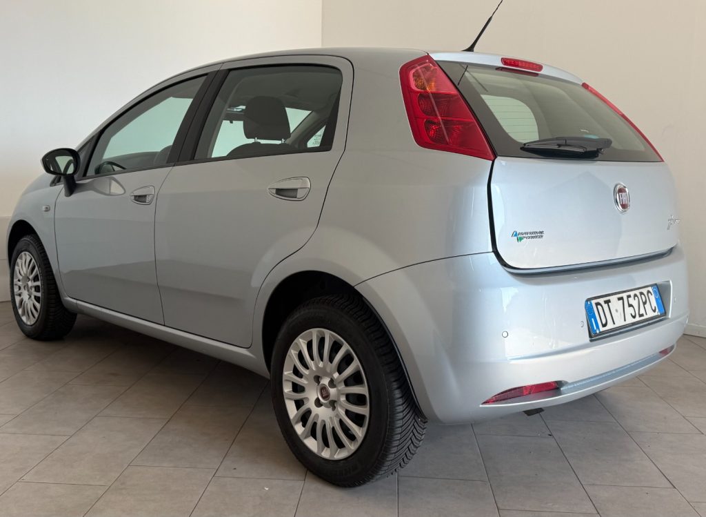 FIAT Grande Punto 1.4 5 porte Dynamic Natural Power - 4