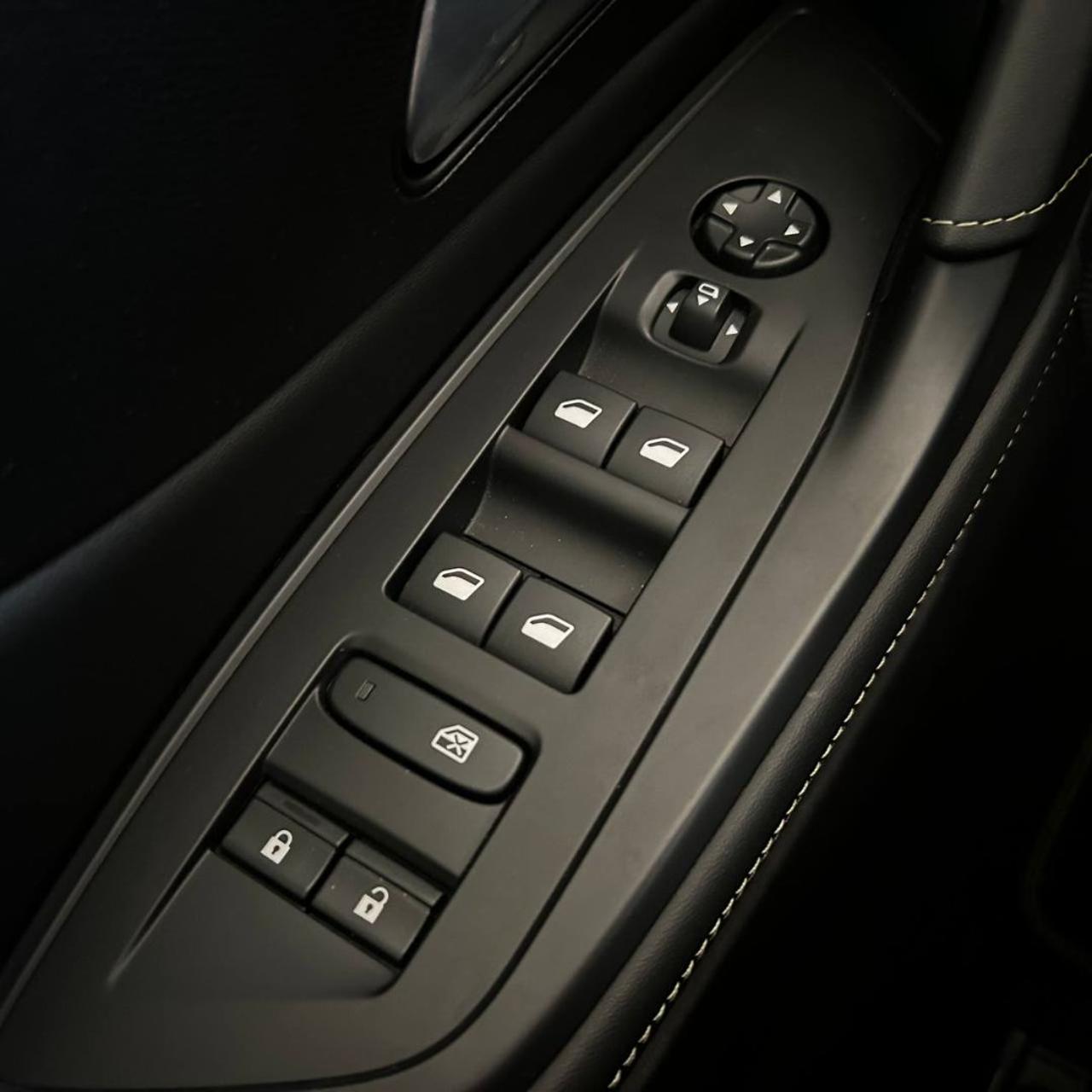 PEUGEOT 408 Plug-in Hybrid 225 e-EAT8 GT - 35