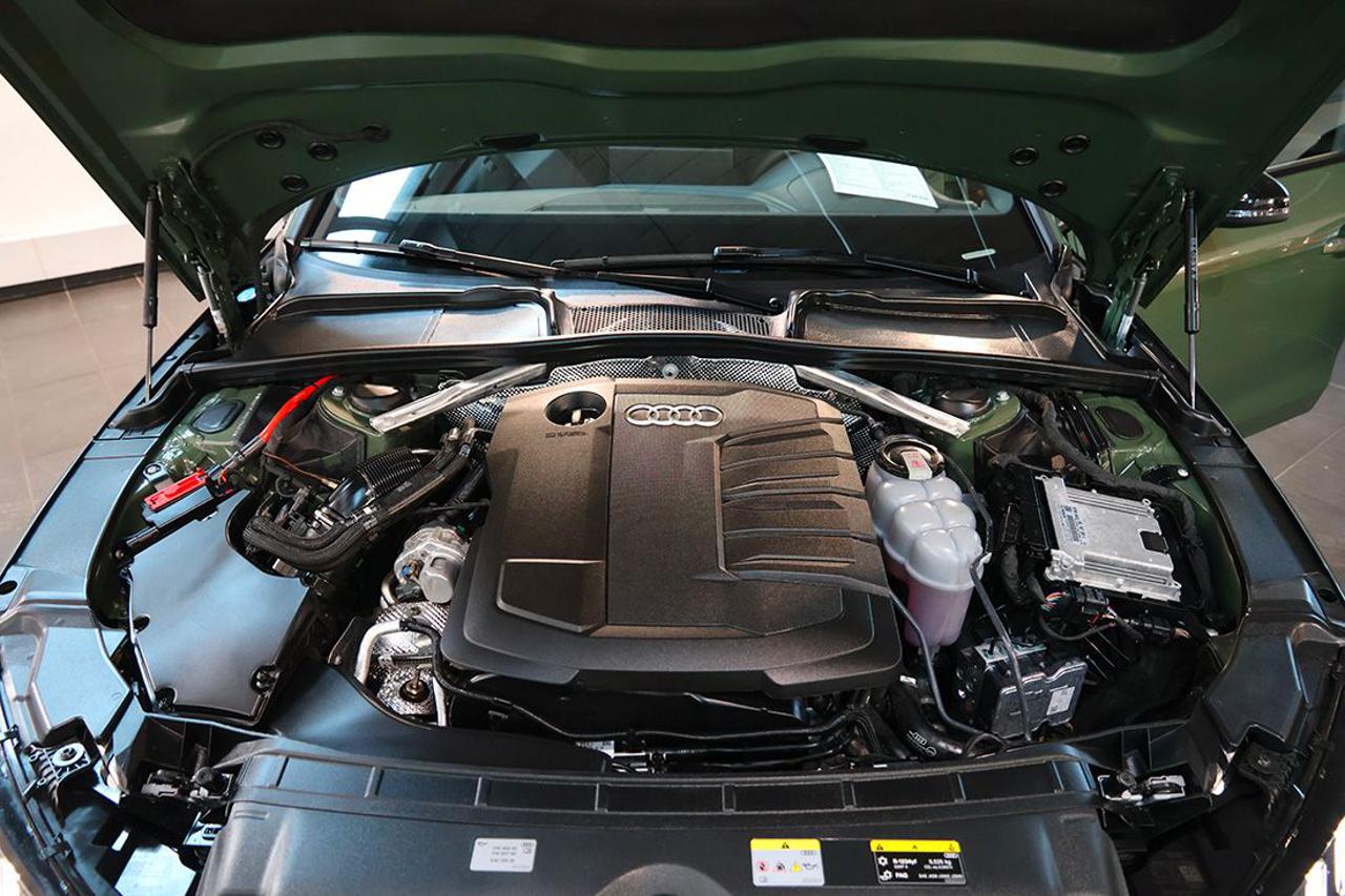 AUDI A4 40 TDI Avant S-Tronic S-Line - 11