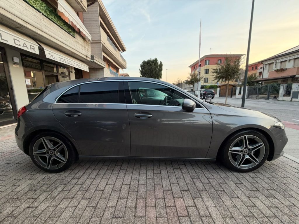 MERCEDES-BENZ A 180 d Automatic Executive - 4