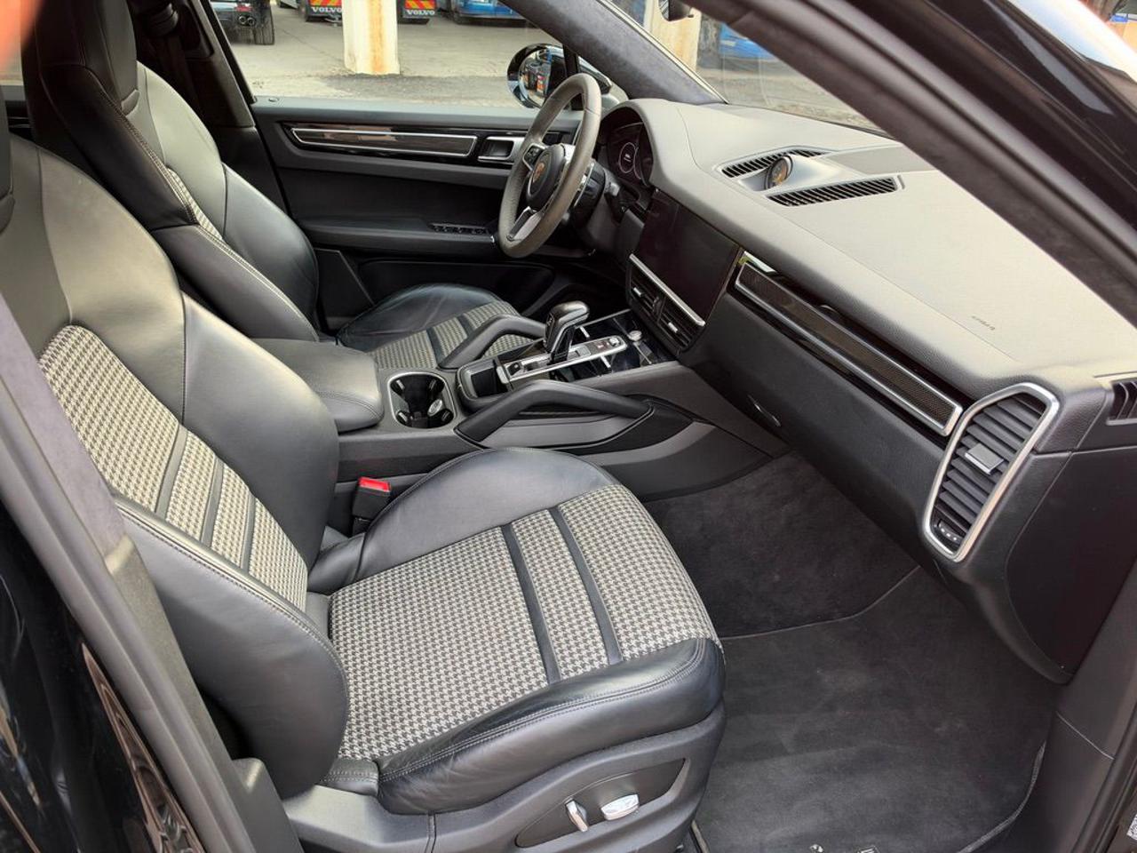 PORSCHE Cayenne Coupé 3.0 V6 - 12