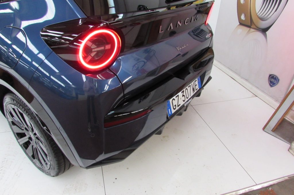 LANCIA Ypsilon Hybrid e-DCT Edizione Cassina - 15