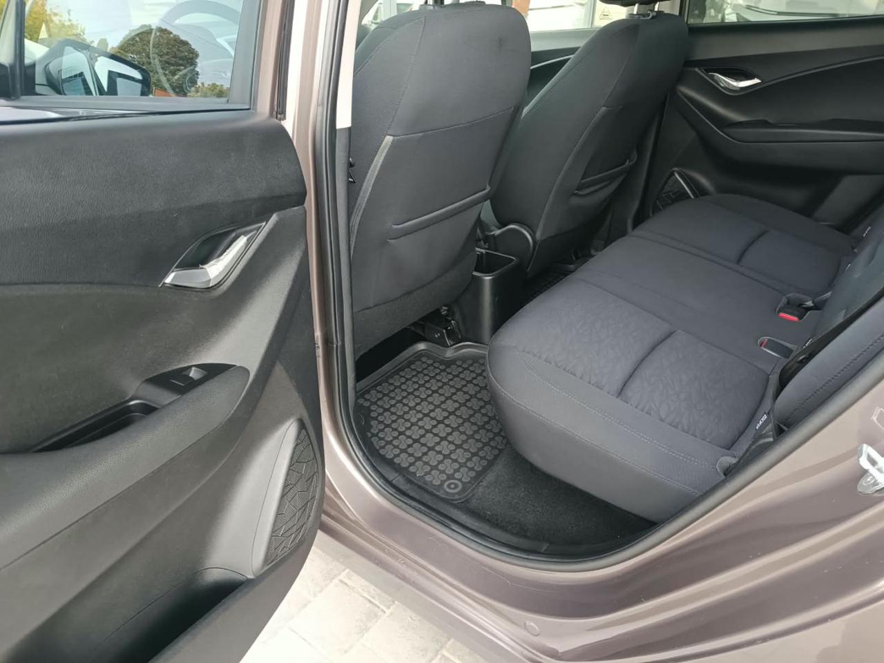 HYUNDAI iX20 1.4 90 CV Comfort - 11