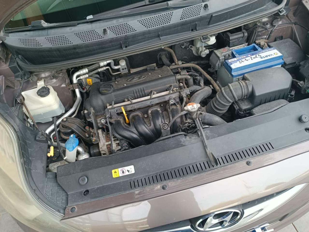 HYUNDAI iX20 1.4 90 CV Comfort - 9