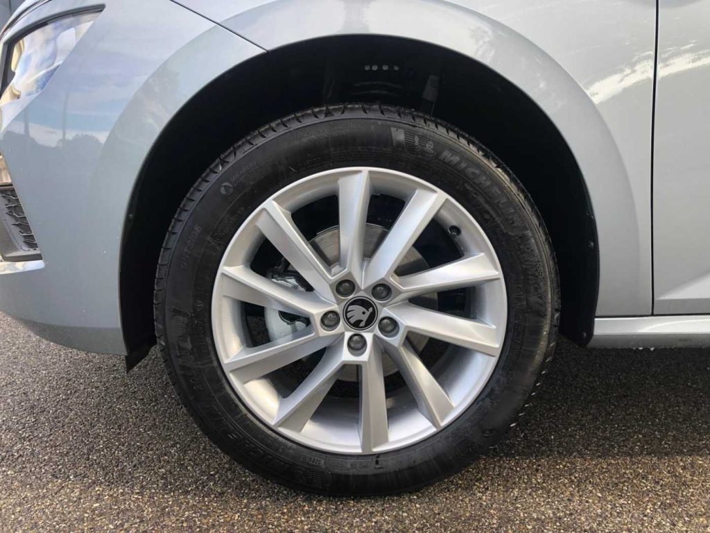 SKODA Kamiq 1.0 TSI Your Way - 23