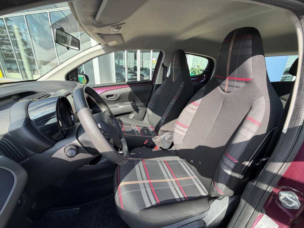 PEUGEOT 108 5p 1.0 vti Active E6 - 12