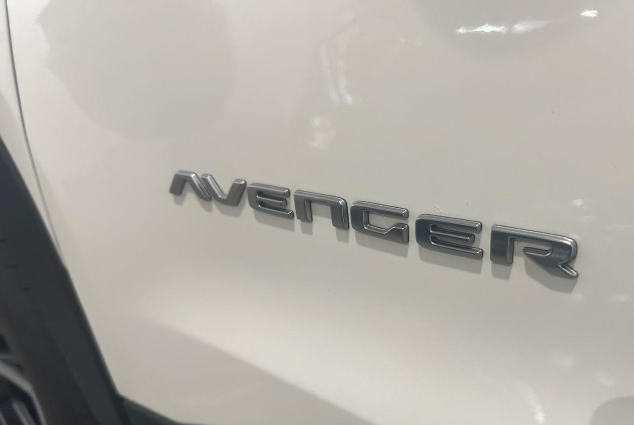 JEEP Avenger 1.2 Turbo 100 CV MHEV Summit Tetto e pelle - 3