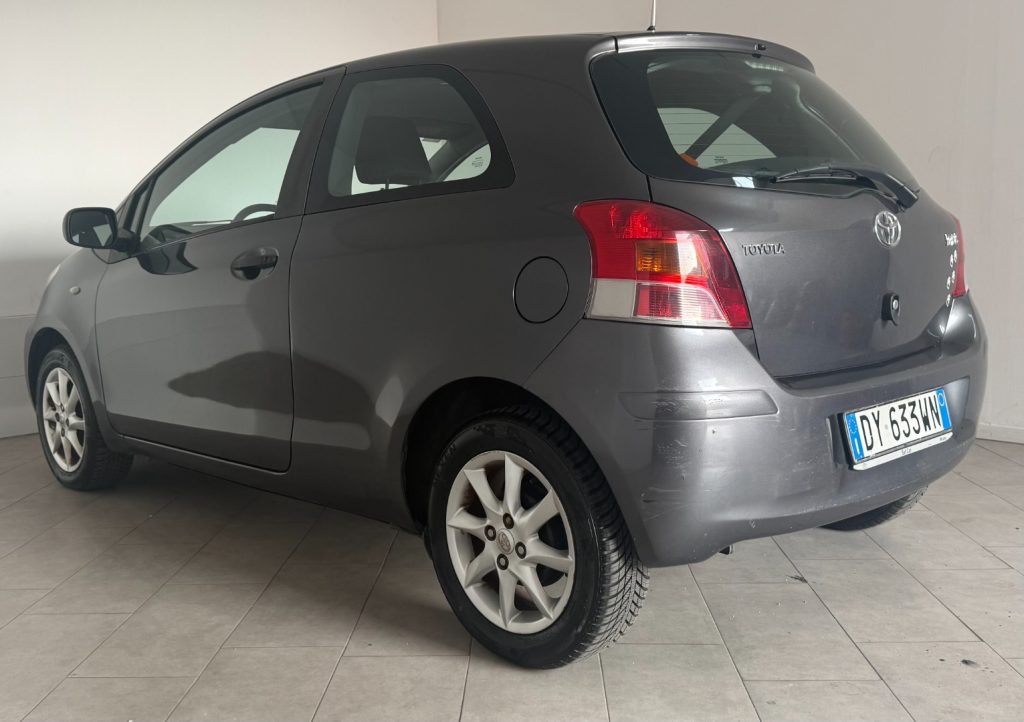 TOYOTA Yaris 1.0 3 porte Luxury pack - 6