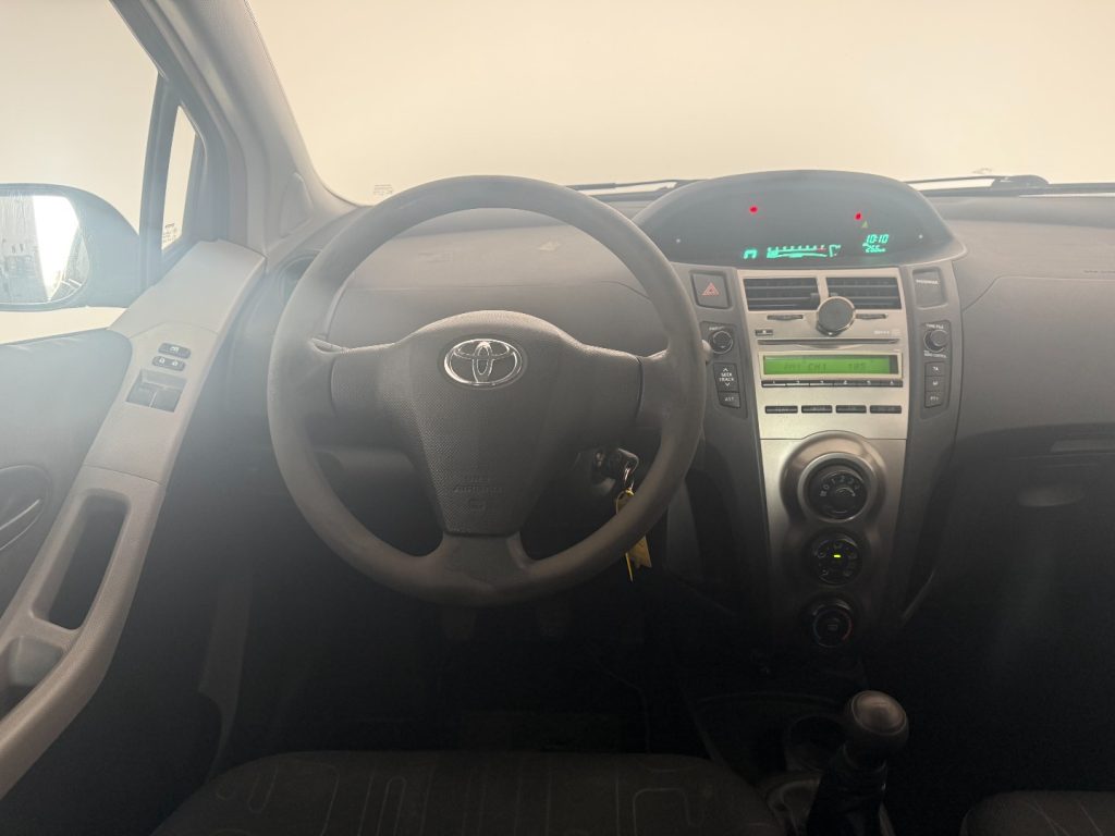 TOYOTA Yaris 1.0 3 porte Luxury pack - 9
