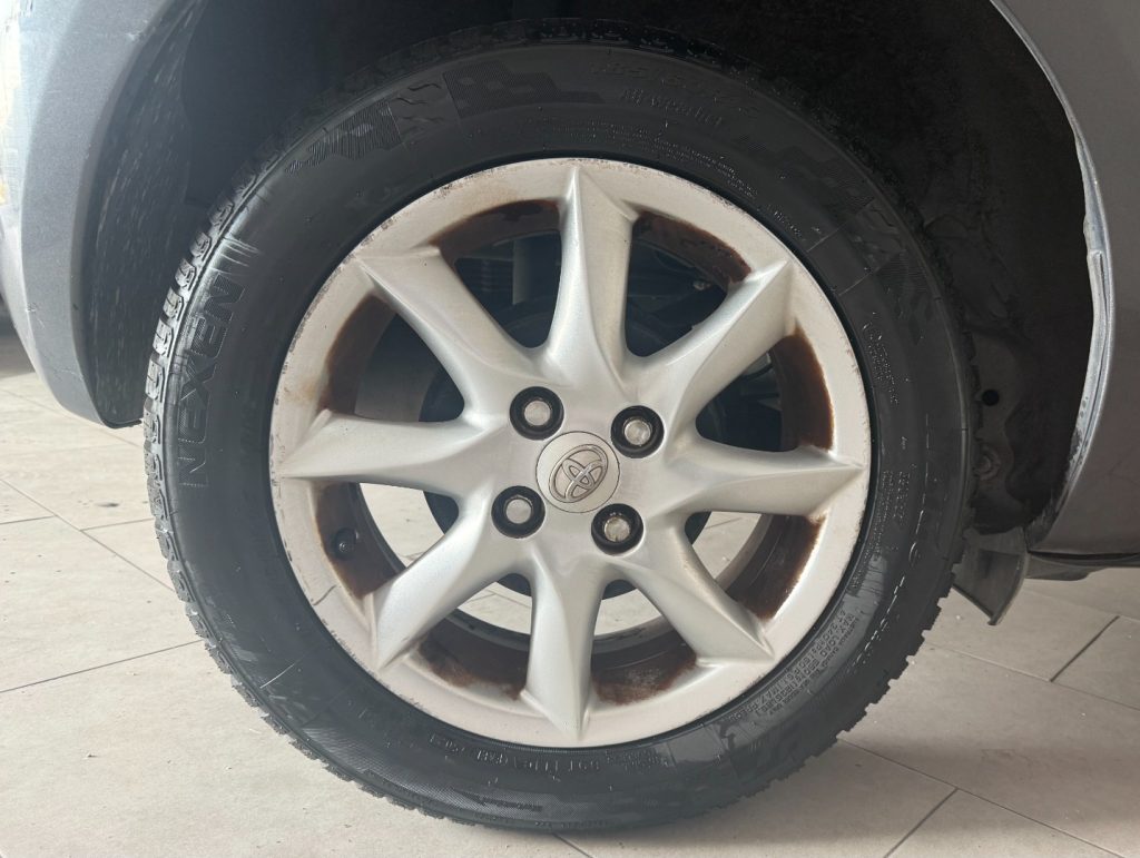 TOYOTA Yaris 1.0 3 porte Luxury pack - 11