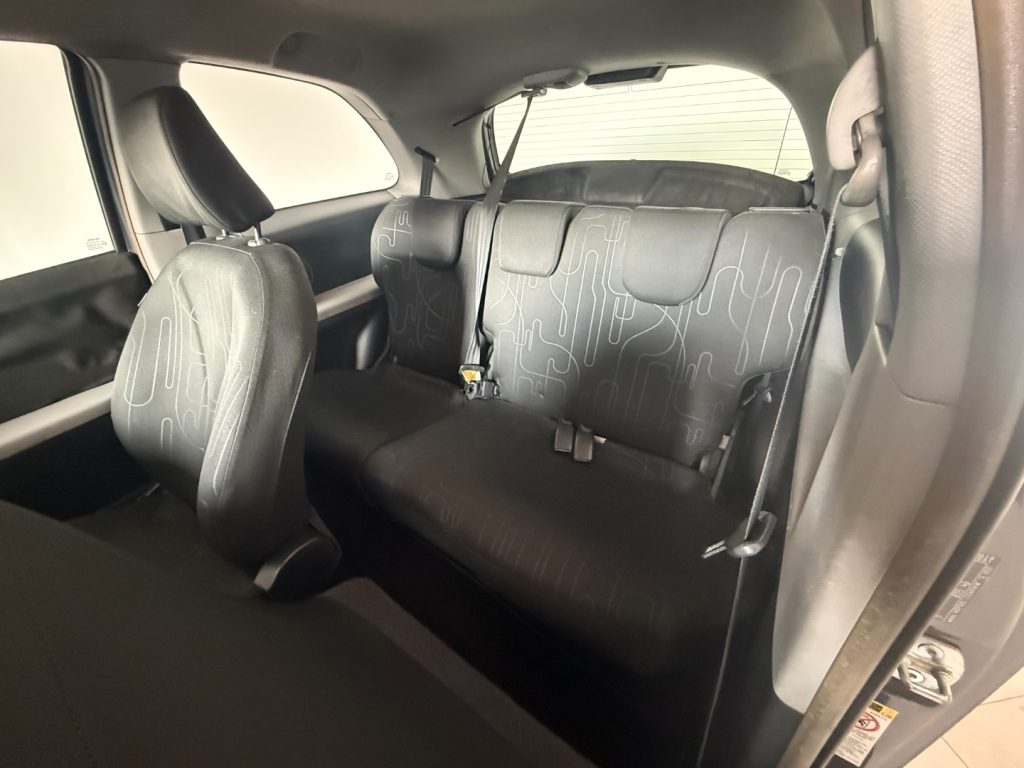 TOYOTA Yaris 1.0 3 porte Luxury pack - 13